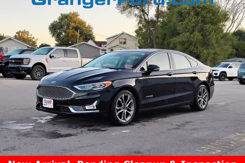 2019 Ford Fusion Hybrid Titanium photo 1