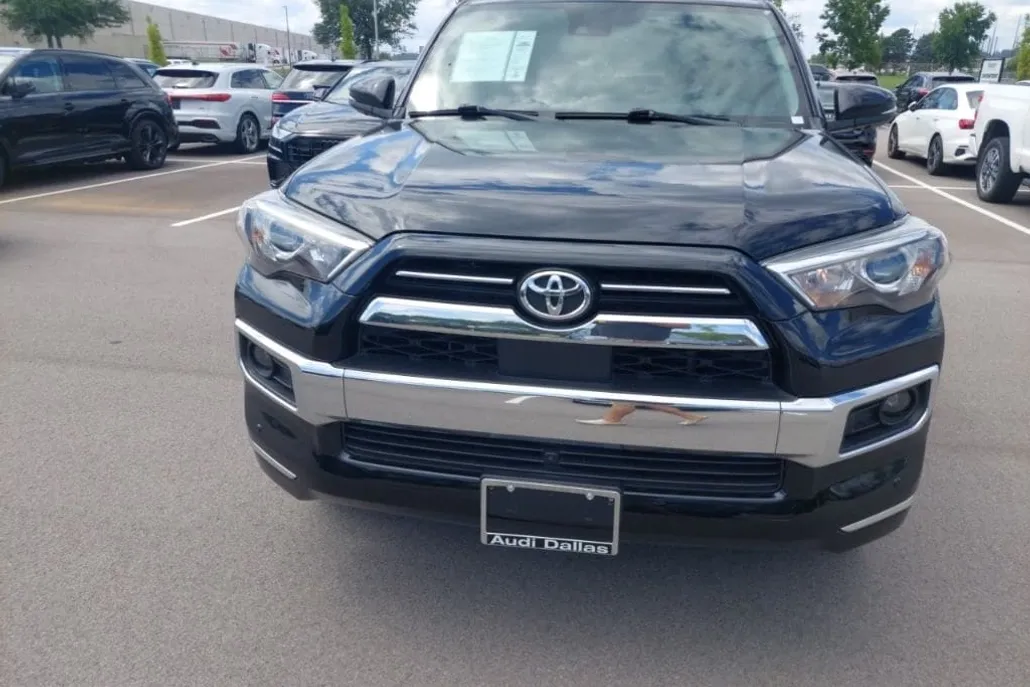 2023 Toyota 4Runner Limited photo 1