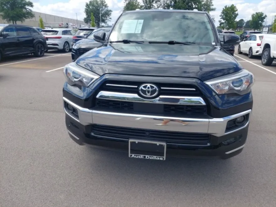 2023 Toyota 4Runner Limited photo 1