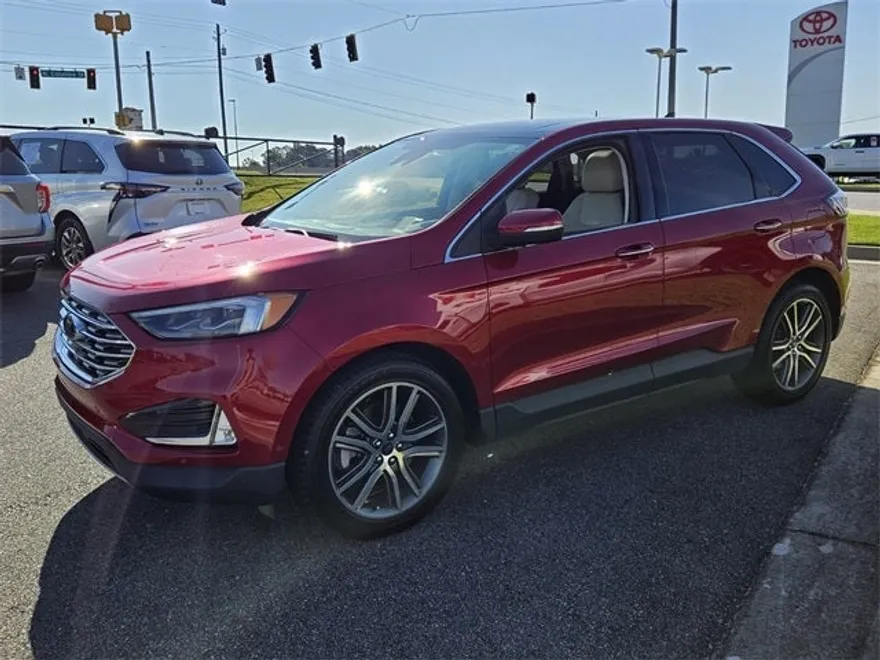 2021 Ford Edge Titanium photo 1