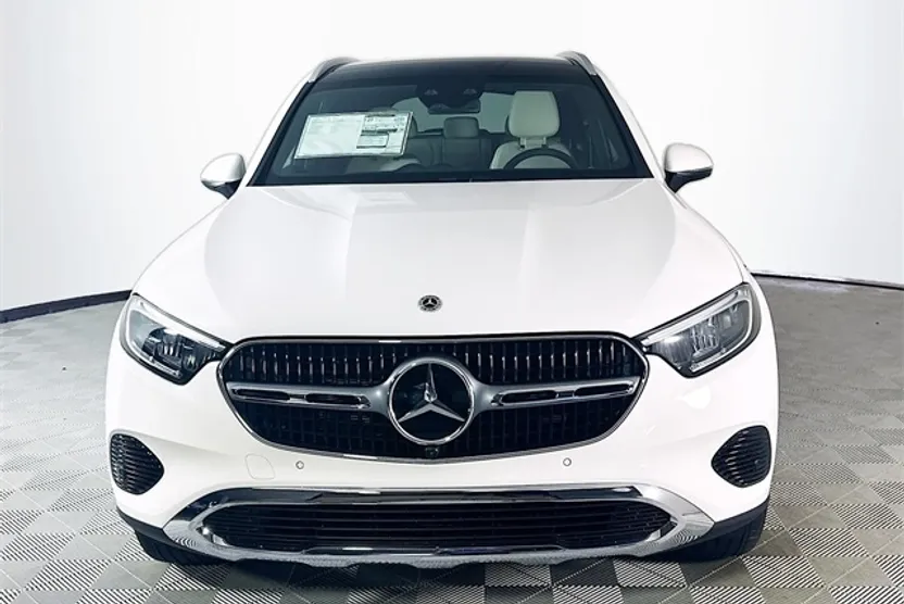 2026 Mercedes Benz GLC 300 photo 1