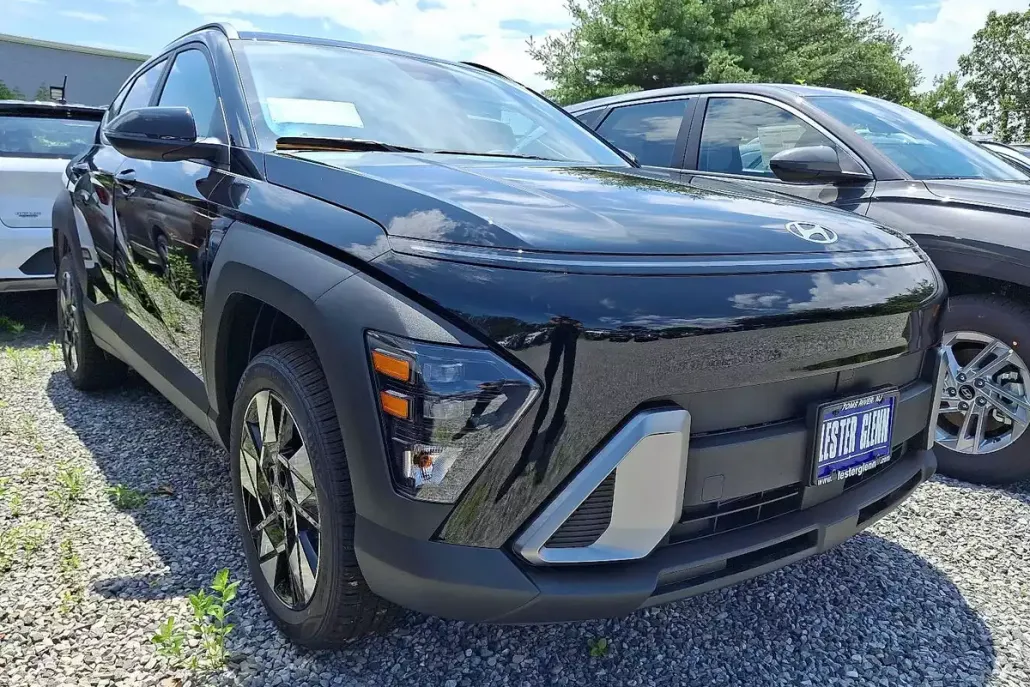 2025 Hyundai Kona SEL photo 1