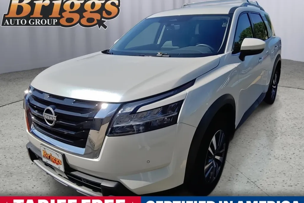 2024 Nissan Pathfinder SL photo 1