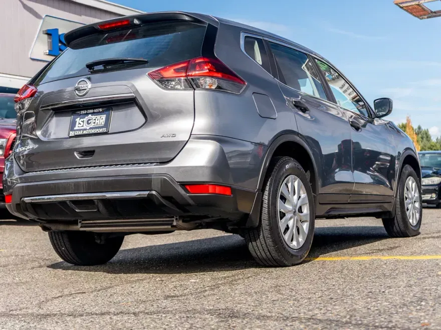 2018 Nissan Rogue S photo 1