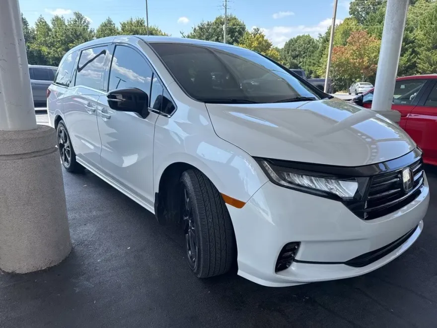 2024 Honda Odyssey Sport photo 1