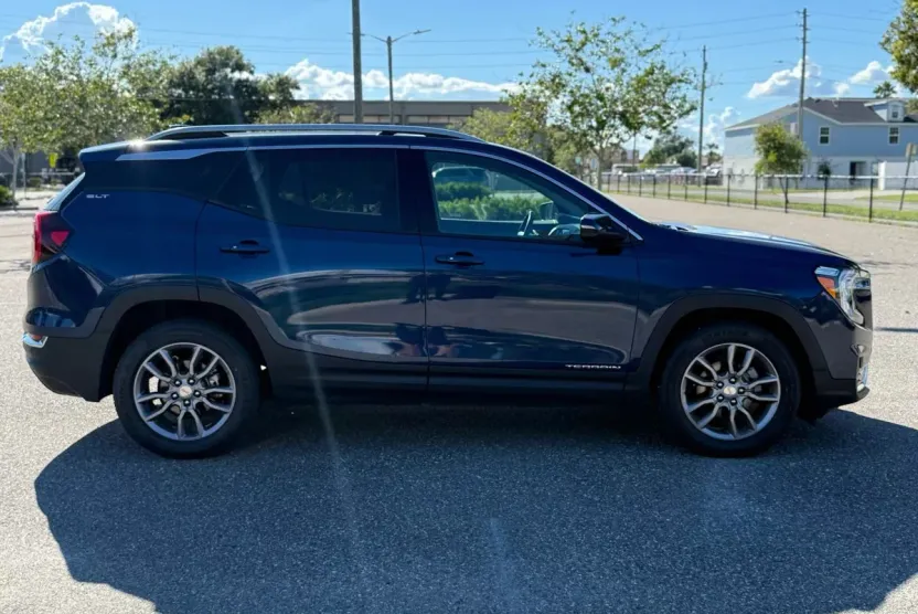 2023 Gmc Terrain SLT photo 1