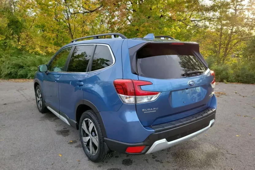 2020 Subaru Forester Touring photo 1