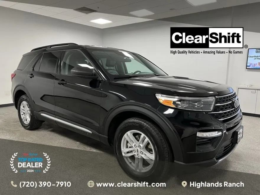 2024 Ford Explorer XLT photo 1