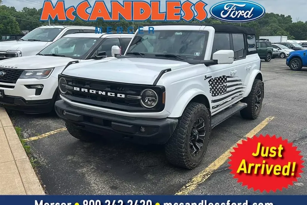 2023 Ford Bronco Outer Banks photo 1