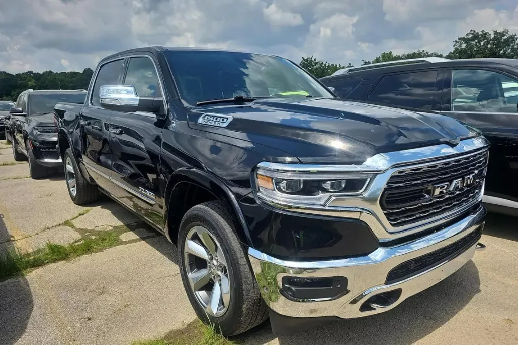 2022 Ram 1500 Limited photo 1