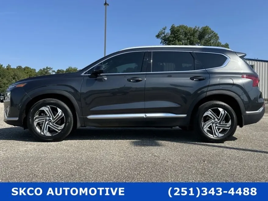 2022 Hyundai Santa Fe SEL photo 1