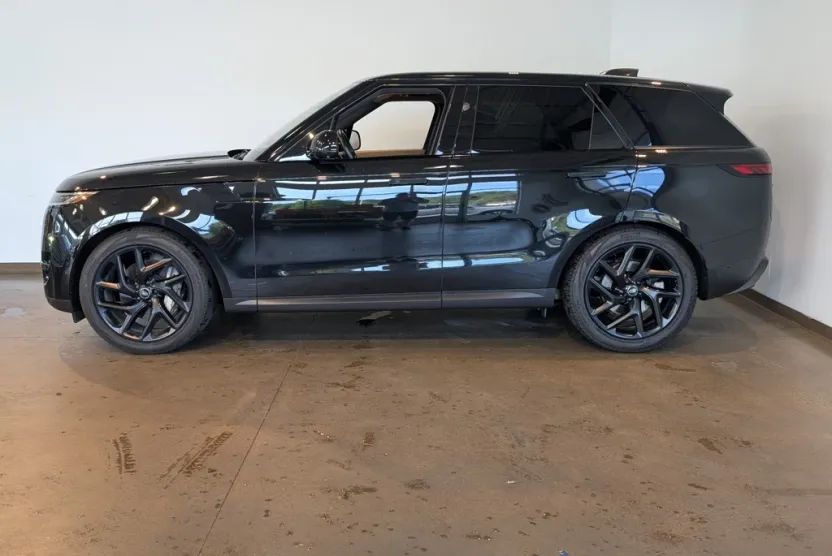 2023 Land Rover Range Rover Sport SE photo 1