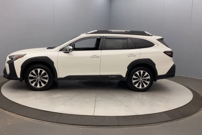 2025 Subaru Outback Touring photo 1