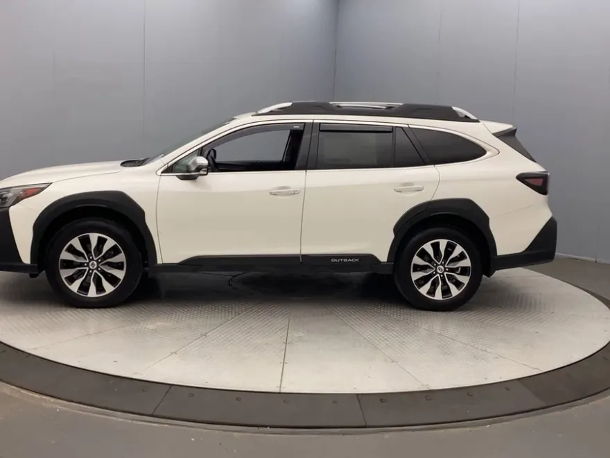 2025 Subaru Outback Touring XT photo 1