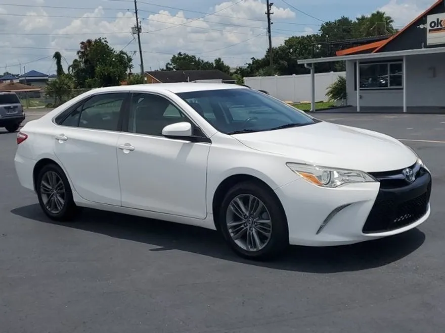 2016 Toyota Camry Base photo 1