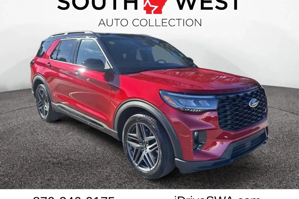 2025 Ford Explorer ST photo 1