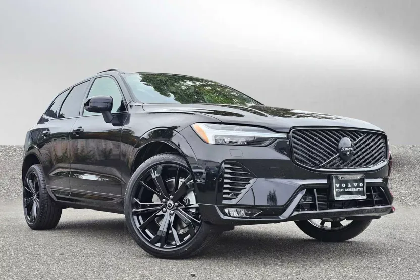 2026 Volvo XC60 B5 Black Edition photo 1