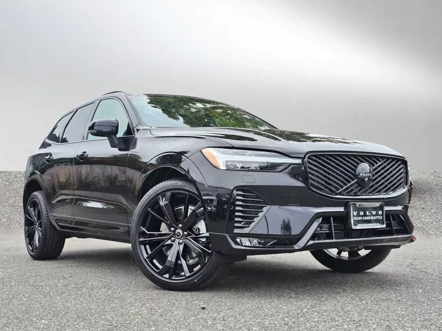 2026 Volvo XC60 B5 Black Edition photo 1