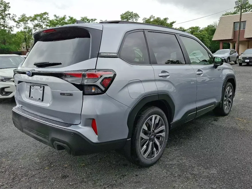 2025 Subaru Forester Touring photo 1