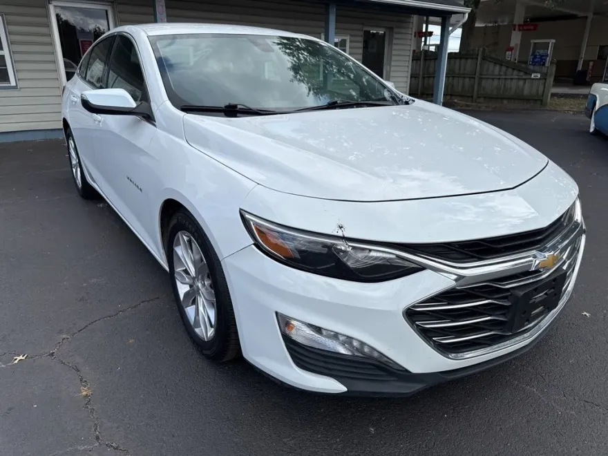 2022 Chevrolet Malibu 1LT photo 1