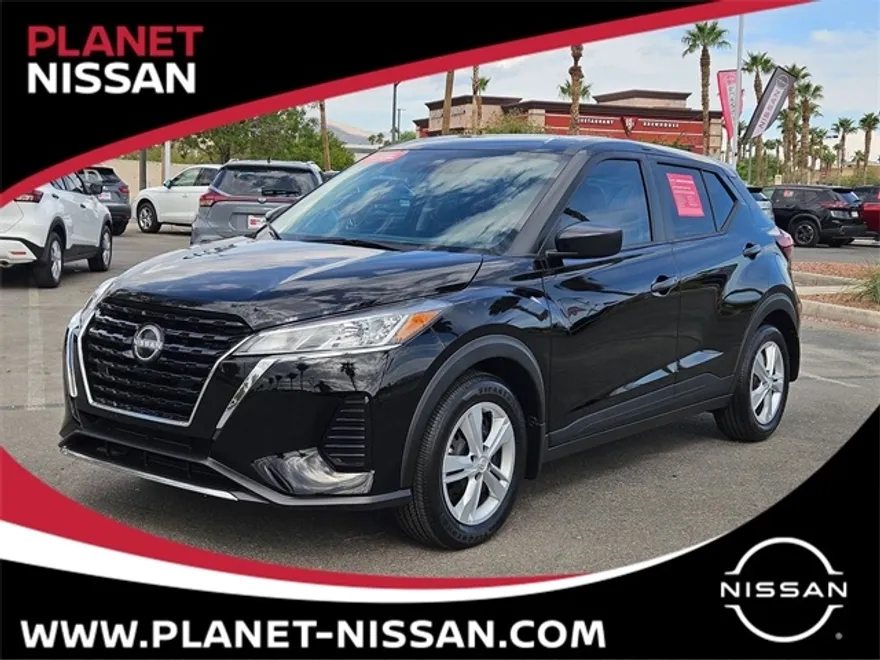2025 Nissan Kicks Play S photo 1