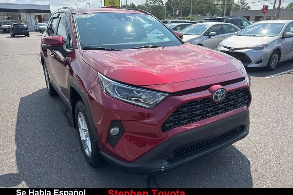 2021 Toyota RAV4 Hybrid XLE photo 1