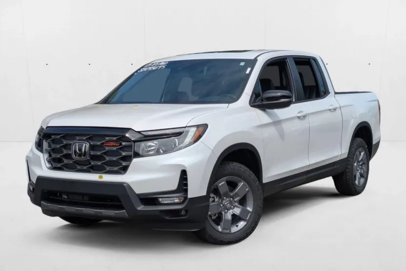 2025 Honda Ridgeline TrailSport photo 1