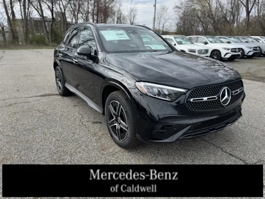 2025 Mercedes Benz GLC 300 4MATIC photo 1