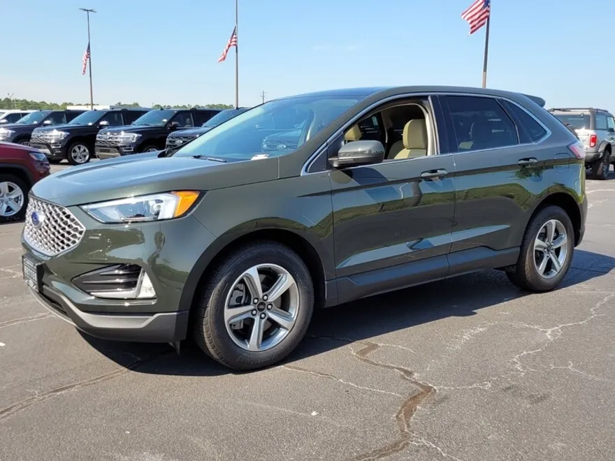 2024 Ford Edge SEL photo 1