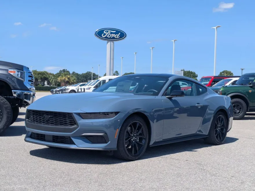 2025 Ford Mustang EcoBoost photo 1