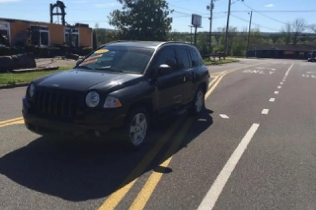 2010 Jeep Compass Sport photo 1