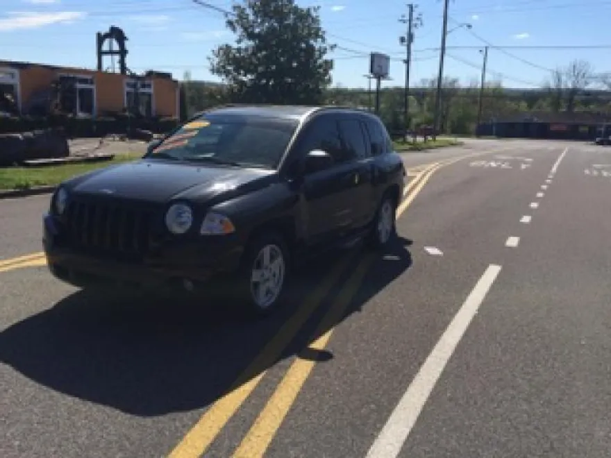 2010 Jeep Compass Sport photo 1