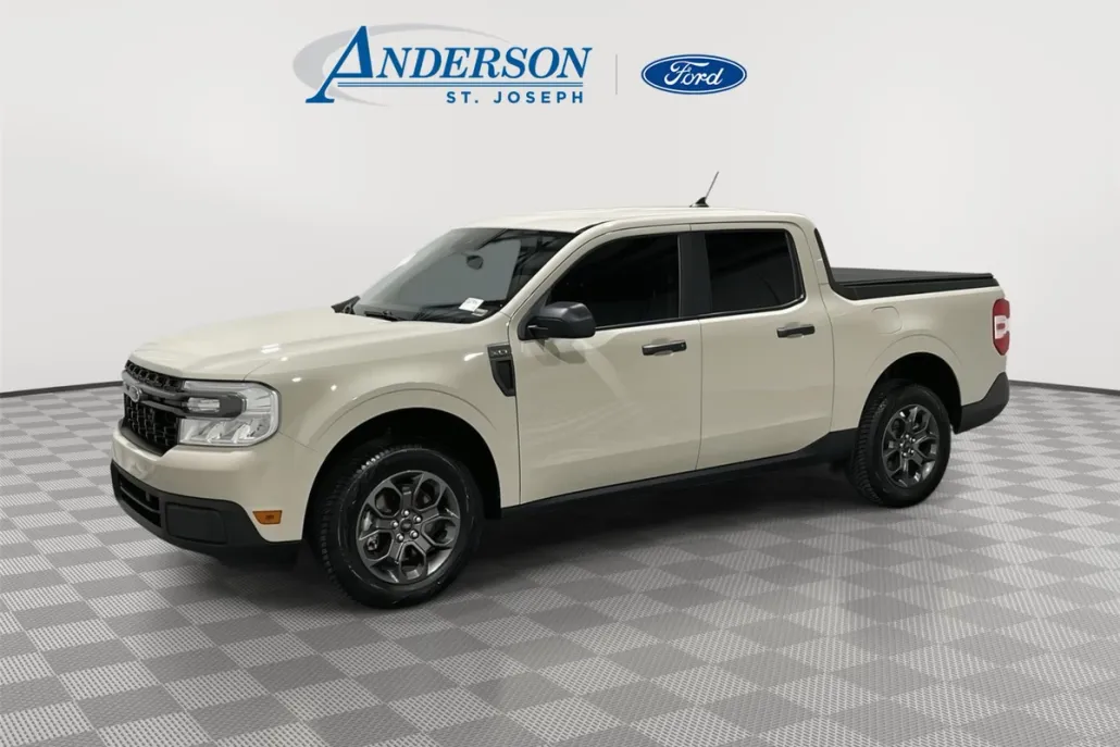 2024 Ford Maverick XLT photo 1
