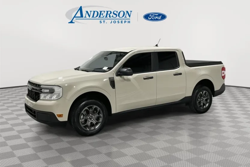 2024 Ford Maverick XLT photo 1