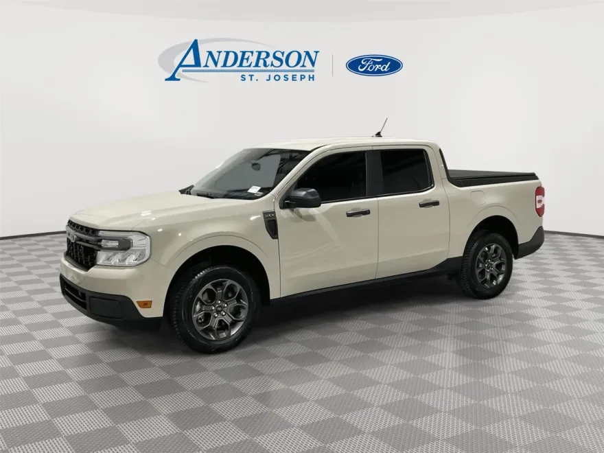 2024 Ford Maverick XLT photo 1