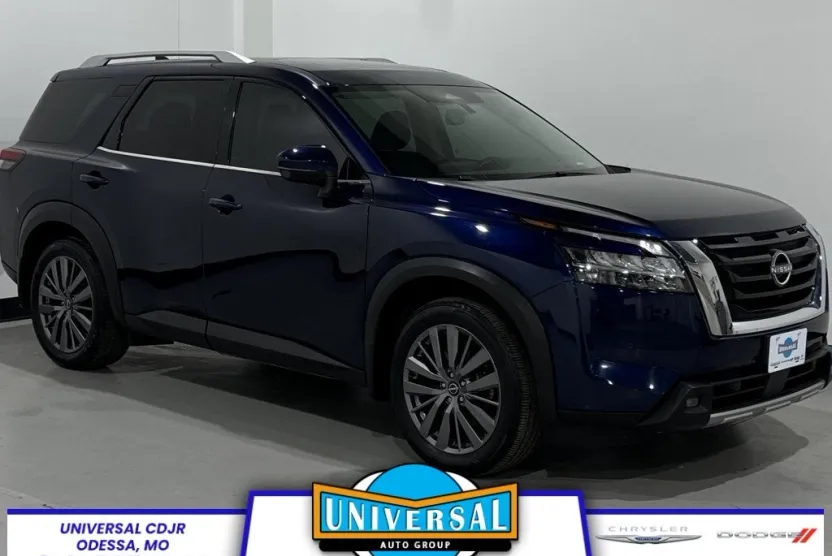 2022 Nissan Pathfinder SL photo 1
