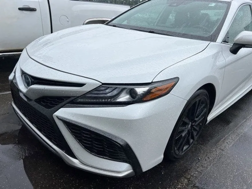 2024 Toyota Camry Hybrid XSE photo 1