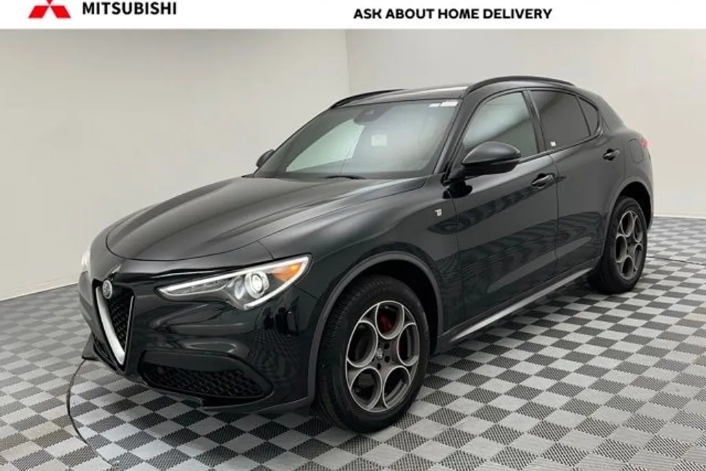 2022 Alfa Romeo Stelvio Ti photo 1
