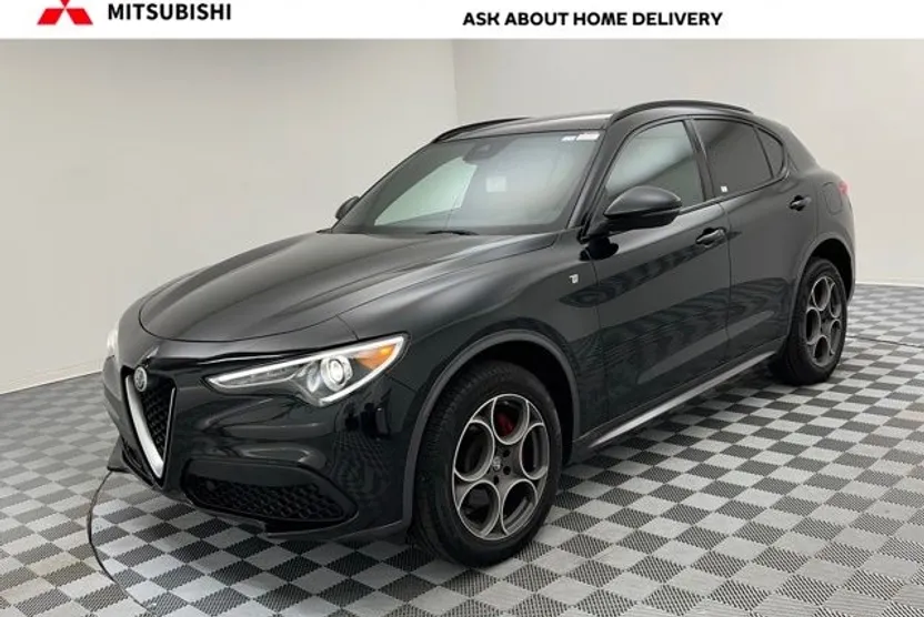 2022 Alfa Romeo Stelvio Ti photo 1