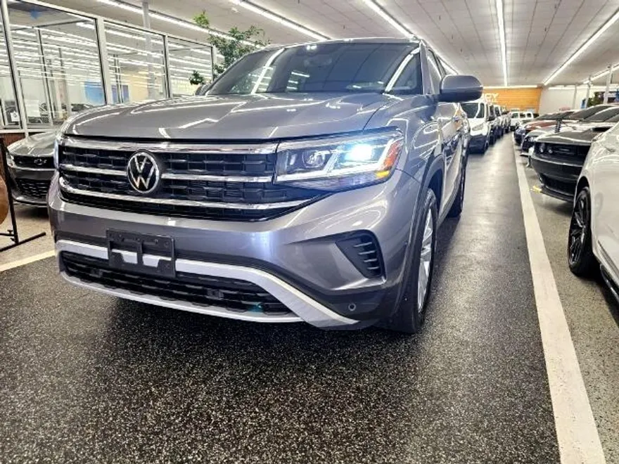2021 Volkswagen Atlas Cross Sport V6 SE Technology photo 1