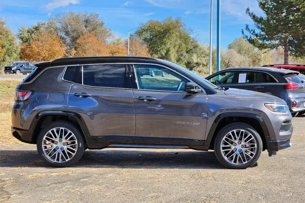 2023 Jeep Compass Limited photo 1