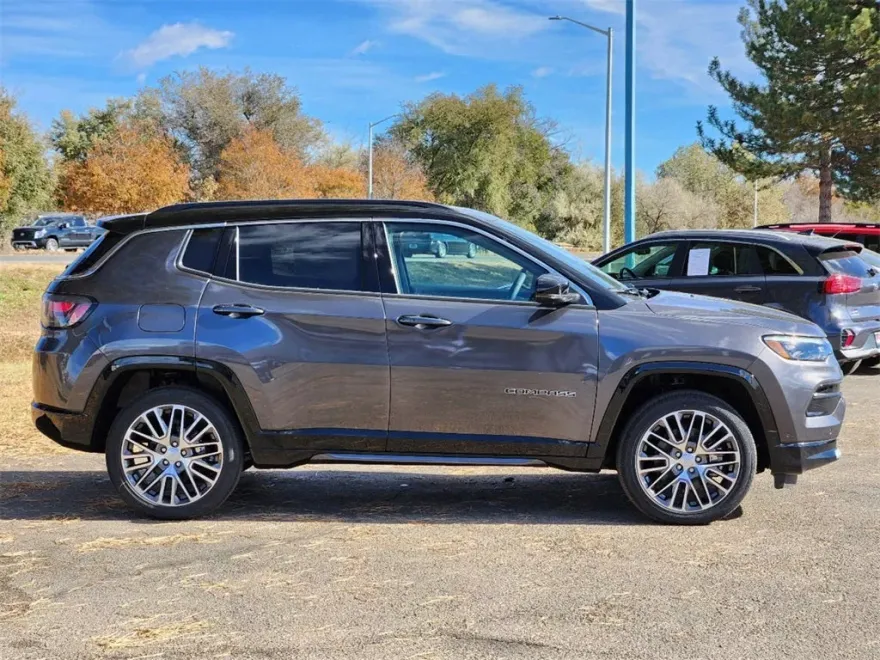 2023 Jeep Compass Limited photo 1