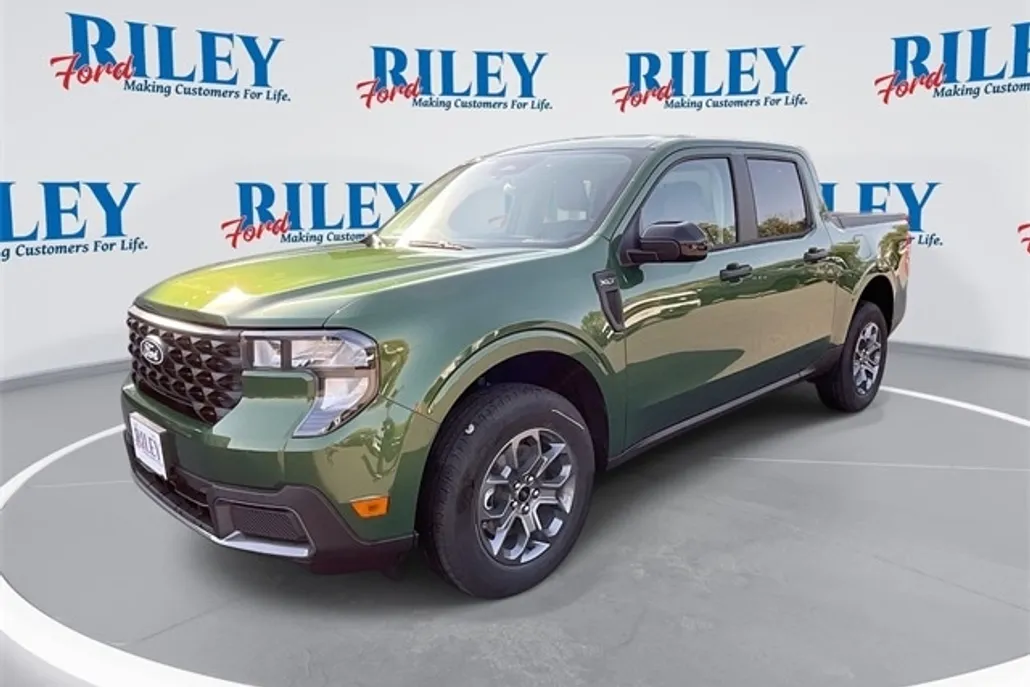 2025 Ford Maverick XLT photo 1