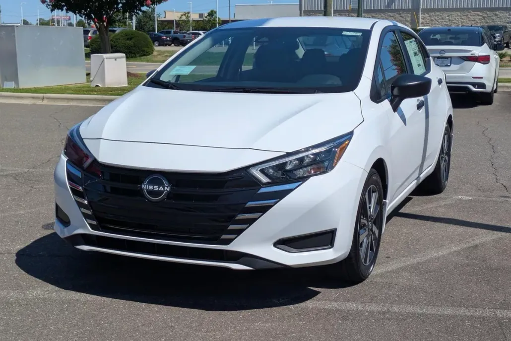2025 Nissan Versa S photo 1