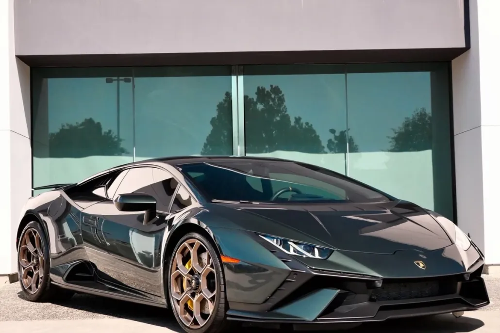 2023 Lamborghini Huracan Tecnica photo 1