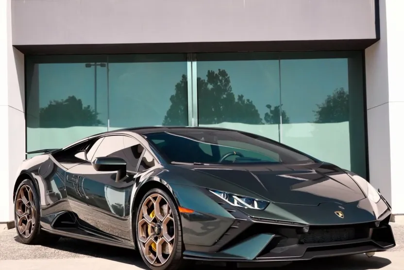 2023 Lamborghini Huracan Tecnica photo 1