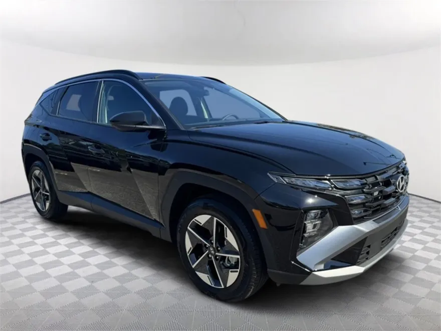 2025 Hyundai Tucson SEL photo 2