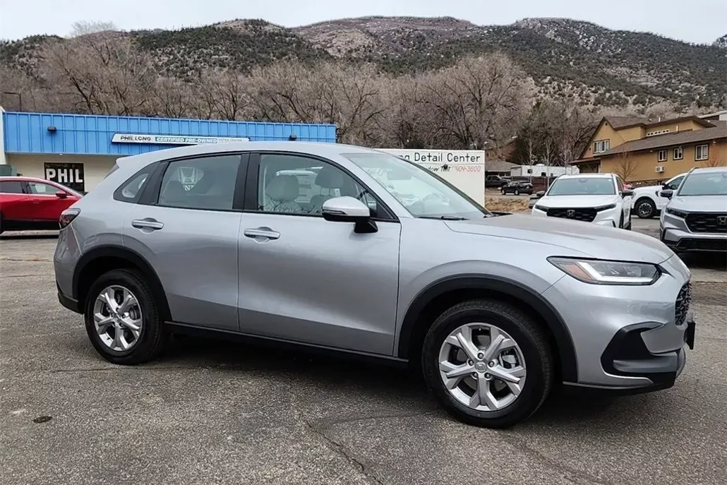 2025 Honda HR-V LX photo 1