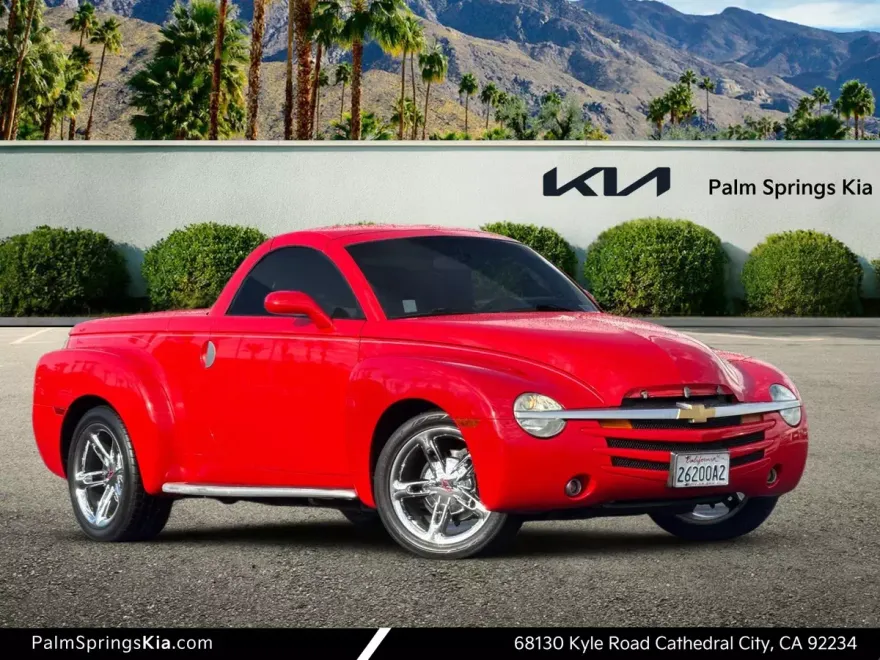 2004 Chevrolet SSR Base photo 1