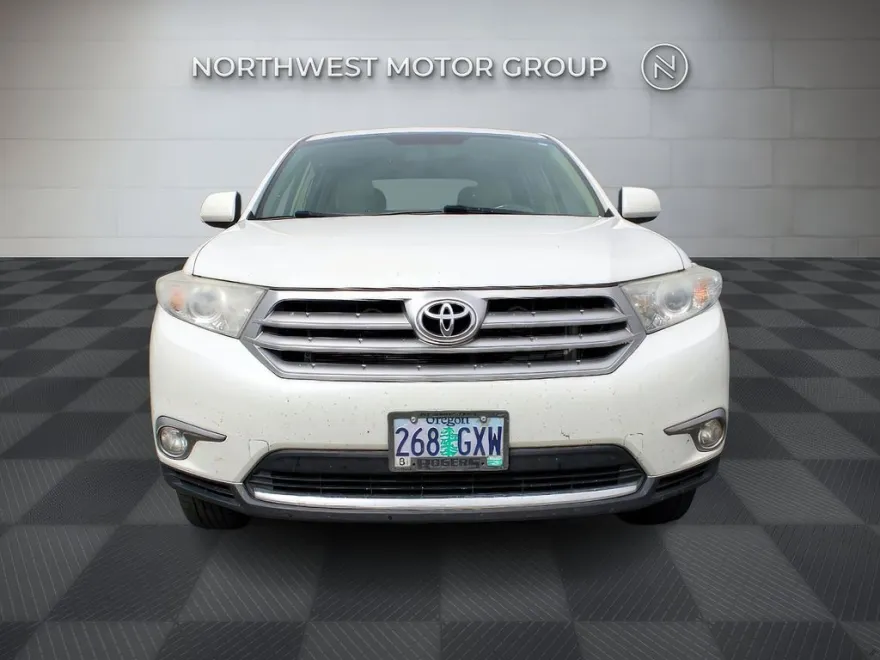 2012 Toyota Highlander Base photo 1
